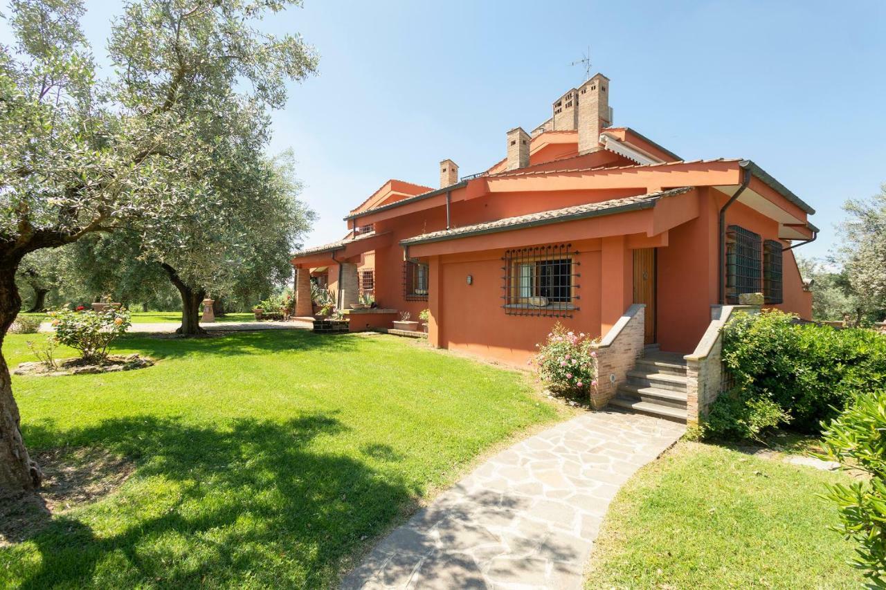 Villa In Via Della Marcigliana Casale Torre San Giovanni Εξωτερικό φωτογραφία