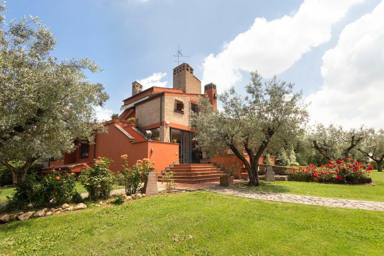 Villa In Via Della Marcigliana Casale Torre San Giovanni Εξωτερικό φωτογραφία